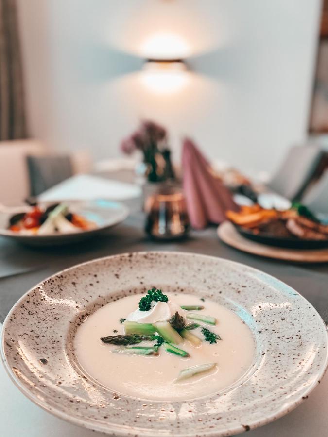 Bayrischer Hof Hotel 3*
